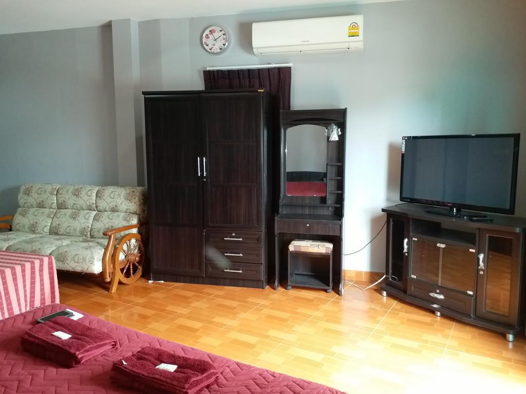 Tiger Bar & Guest house *